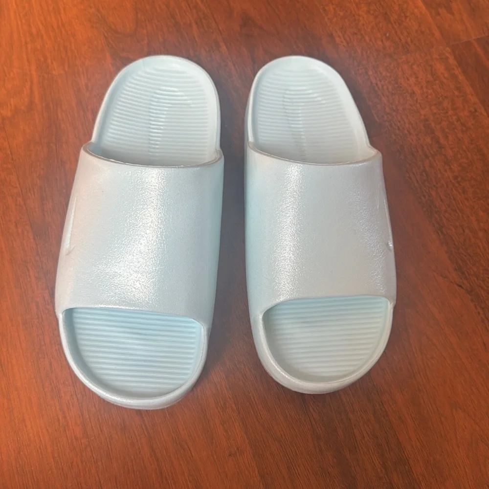 Nike Women’s Calm Slide - Picture 2 of 4